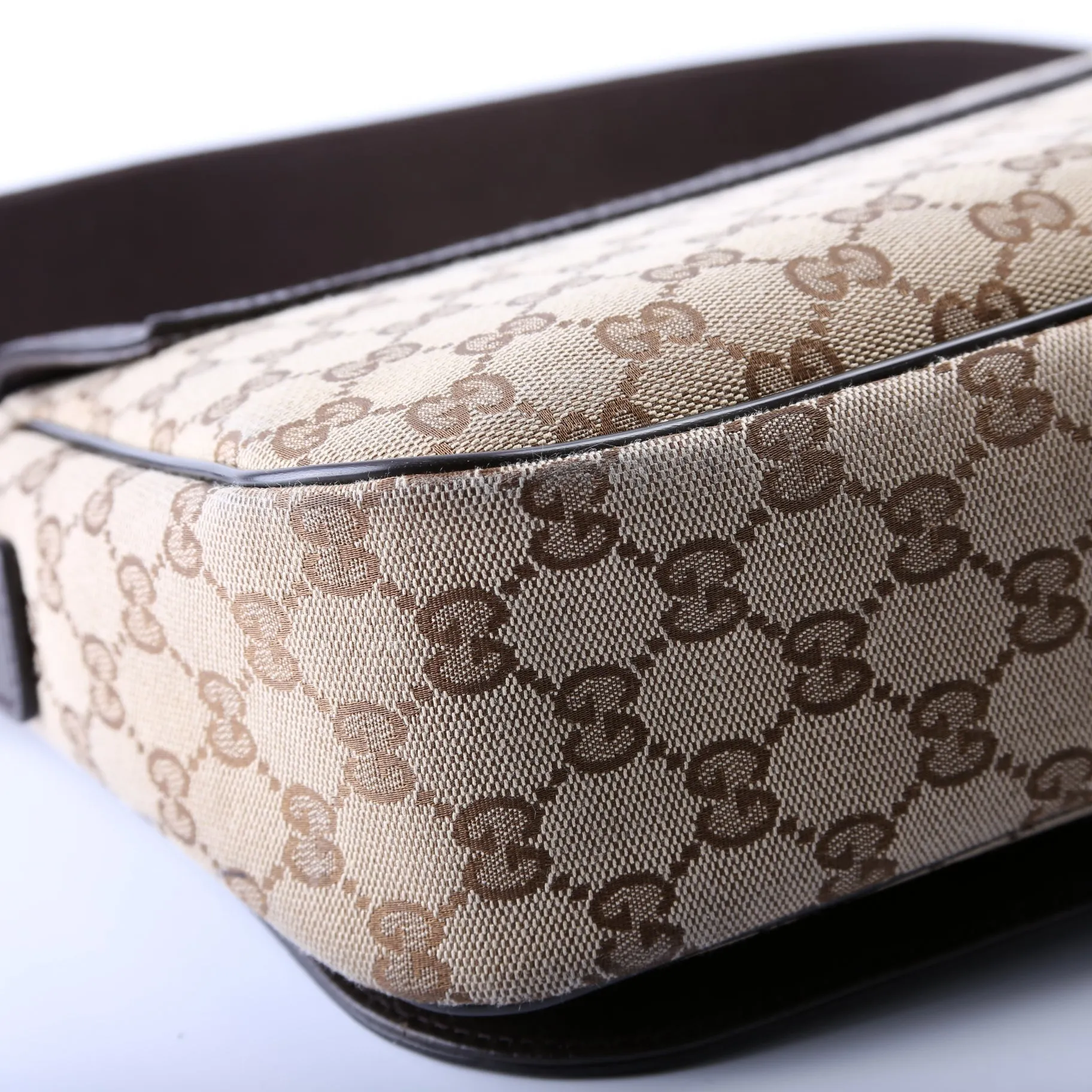 449172 GG Canvas Messenger
