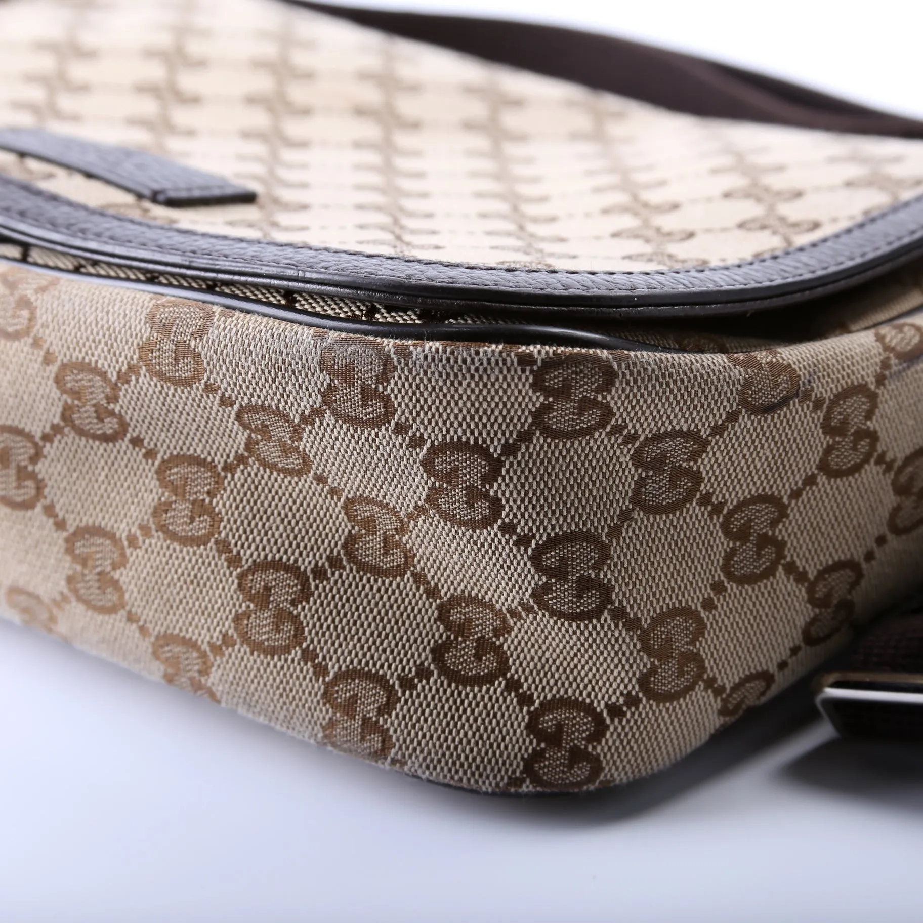 449172 GG Canvas Messenger