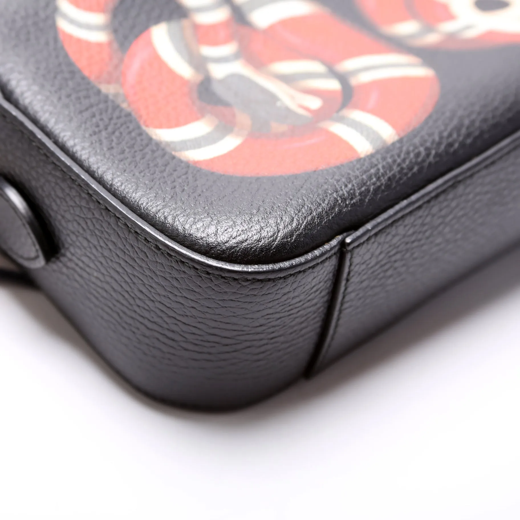 461461 Leather Snake Messenger