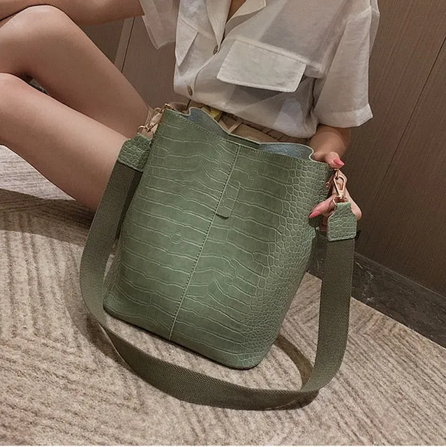 Croc Pattern Shoulder Handbag