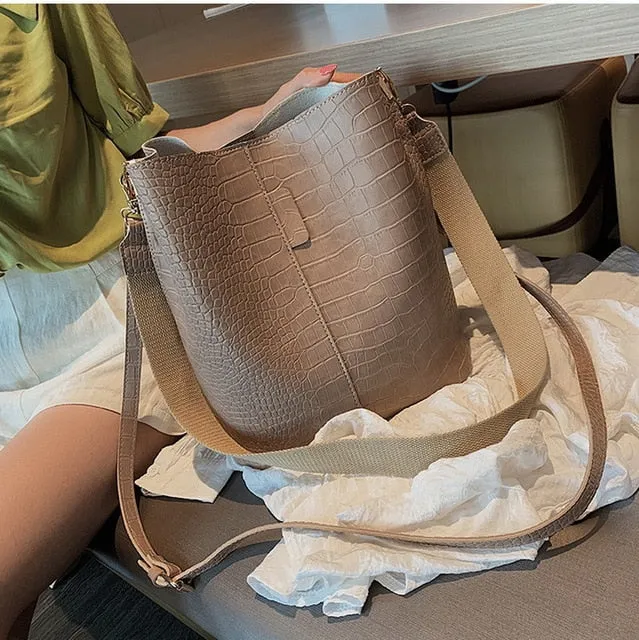 Croc Pattern Shoulder Handbag