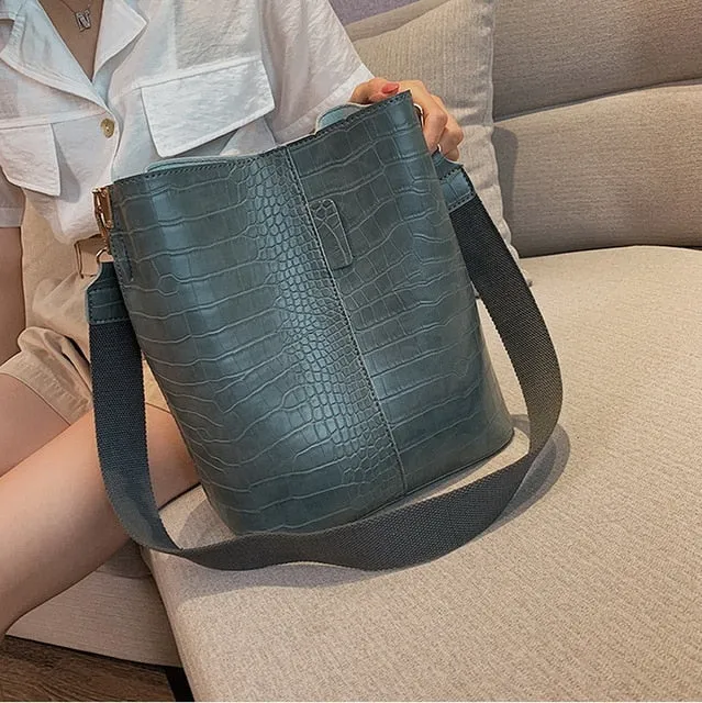 Croc Pattern Shoulder Handbag