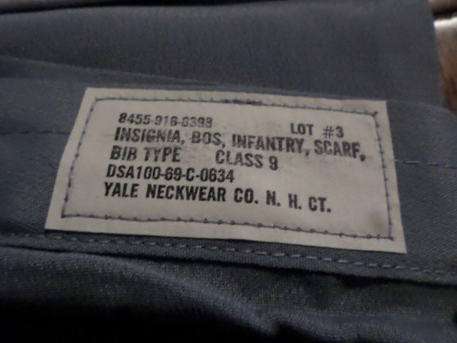 GENUINE U.S MILITARY VIETNAM ISSUE BLUE INFANTRY SCARF BIB TYPE DATED 1969 NEW
