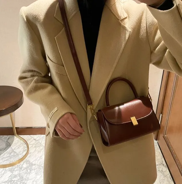 PB146 Brown Shoulder Bag