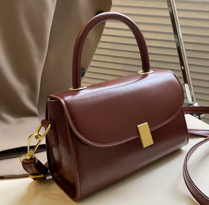 PB146 Brown Shoulder Bag
