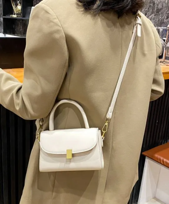PB147 White Shoulder Bag